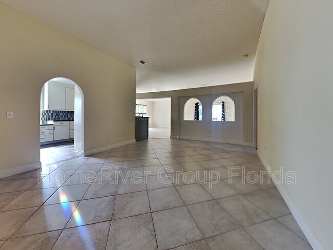 Foto del edificio - 501 SW Deer Run