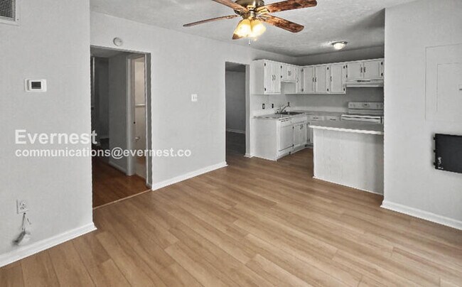 Foto del edificio - 8627 Reinecke Ct