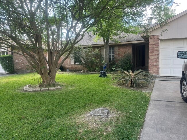 Building Photo - 14619 Wind Lawn Dr