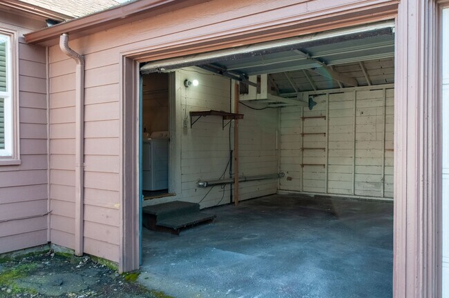 Photo - 616-618 Martin Way Cottages House