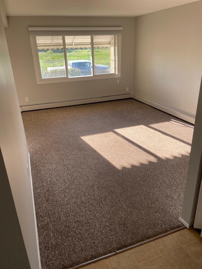 Building Photo - 4507-244 44 Ave