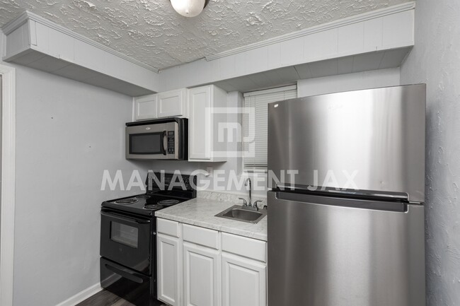 Foto del edificio - 1336 Golfair Blvd