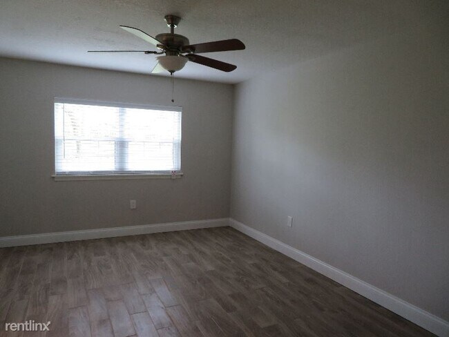Building Photo - 2 br, 2.5 bath Condo - 4104 Clubside Dr