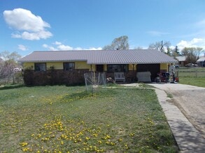 Building Photo - 56 S Los Pinos Dr