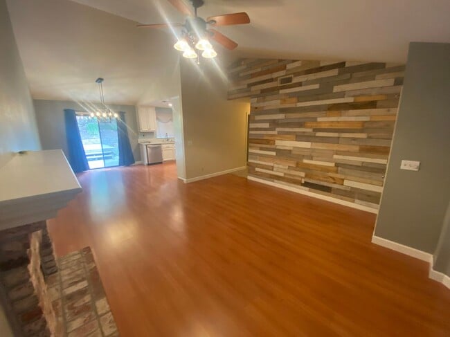 Building Photo - 872 Portside Cir