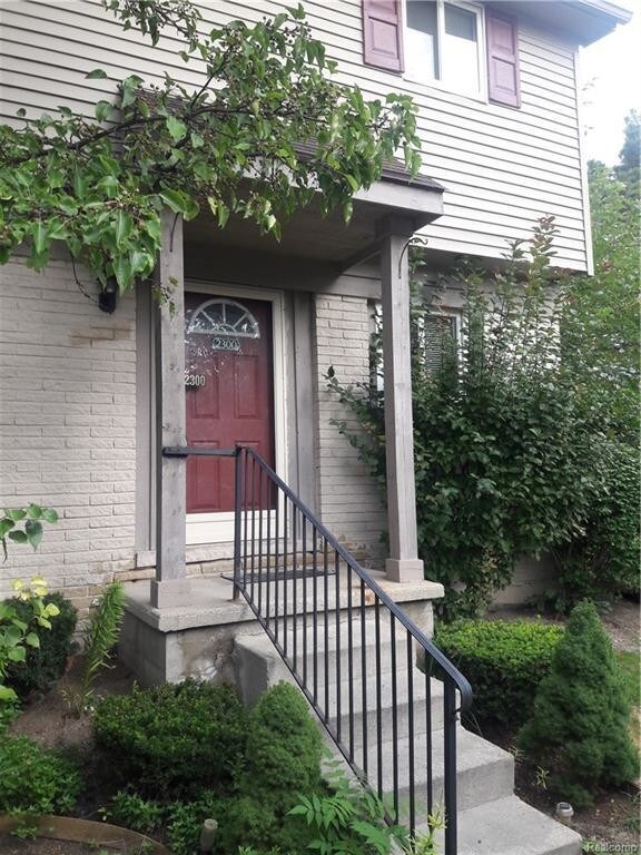 Primary Photo - 2300 Orchard Crest St