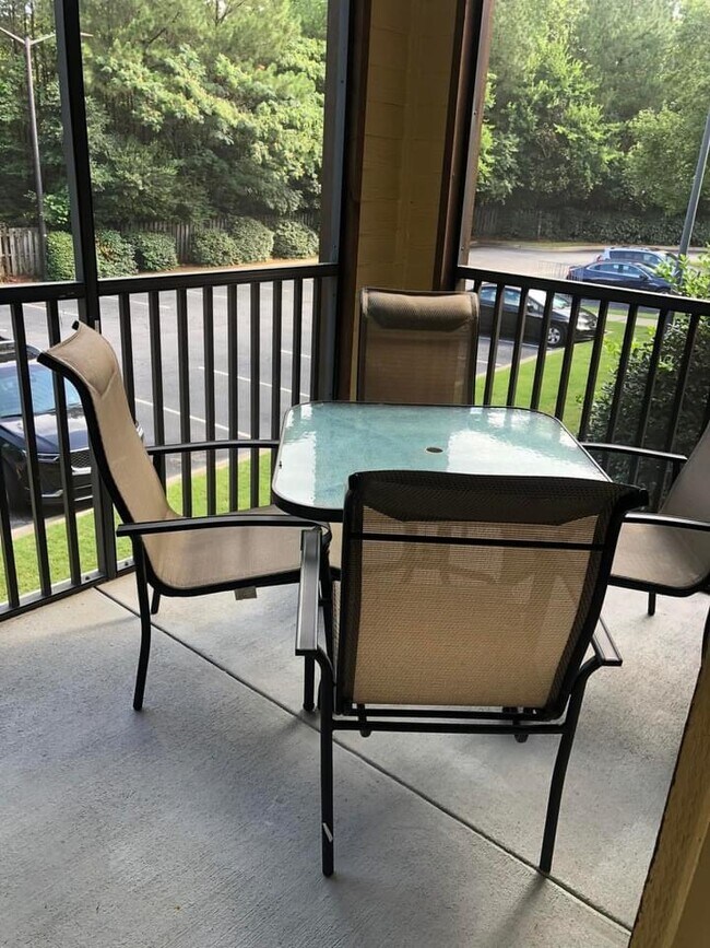 Screened Porch, Plenty of Parking - 213 North Ave