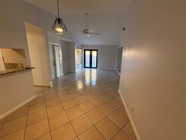 Foto del edificio - 2451 SW 86th Ave