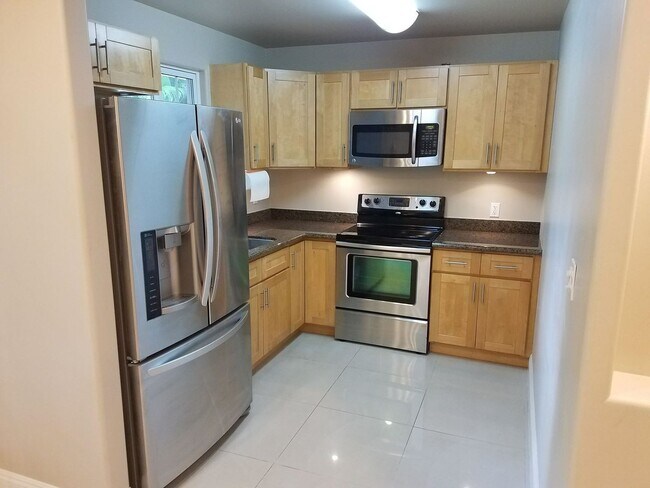 Foto del edificio - Pet Friendly, Ground Level, W/D, AC, Great...