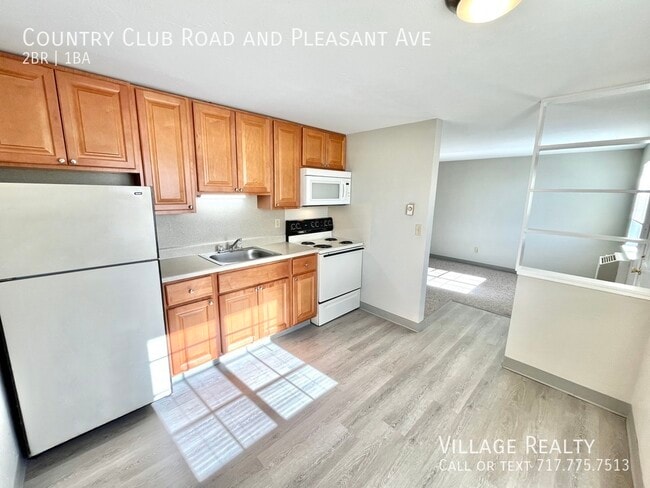 Foto del edificio - 605 Country Club Rd