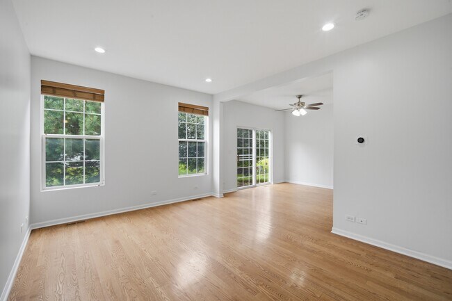 Building Photo - 611 Lakeridge Ct