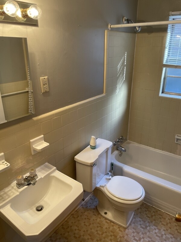 Foto del edificio - 2624 Longview Ave