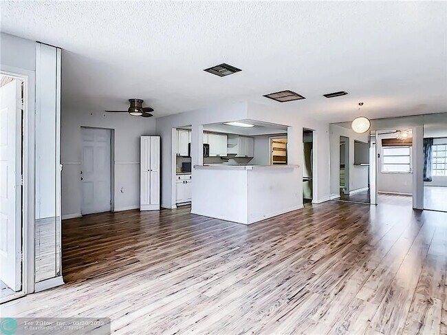 Foto del edificio - 7700 NW 38th St