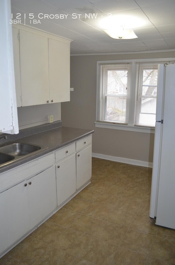 Foto del edificio - 1215 Crosby St NW