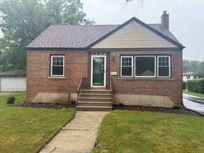 Building Photo - 3706 211th Pl
