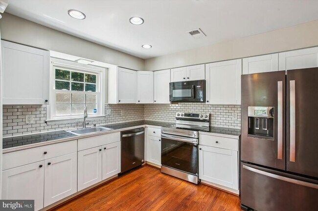 Foto del edificio - 9011 Mulvaney Ct
