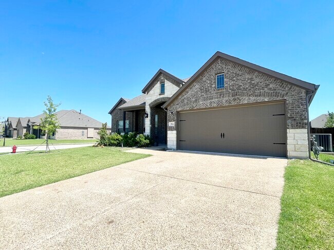 Building Photo - 2914 Bobcat Dr