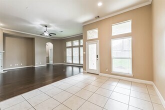 Building Photo - 13911 Desert Trace Ct