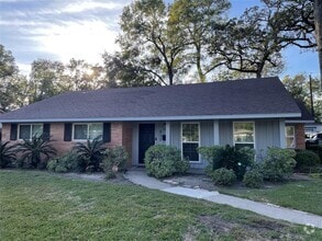 Building Photo - 835 Wycliffe Dr
