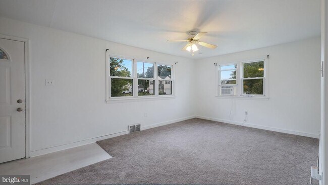 Building Photo - 421 Avenue C