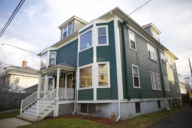 Building Photo - 4 Newport Ave