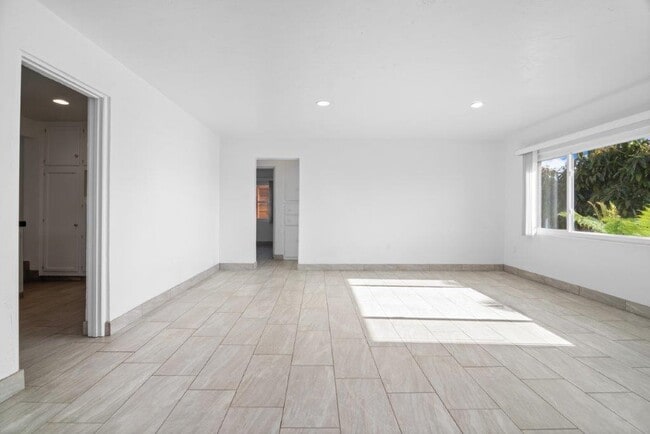 Foto del edificio - 608 N Rios Ave
