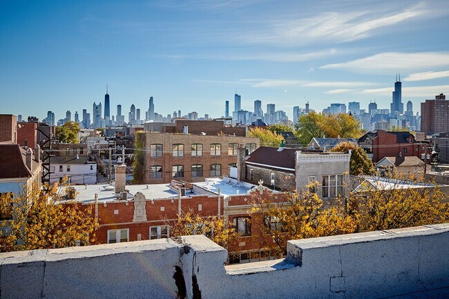 Building Photo - 1048 N Ashland Ave