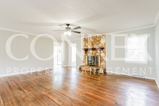 Building Photo - Beautiful 4 Bedroom Ranch