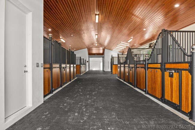 Building Photo - 1782 Clydesdale Ave