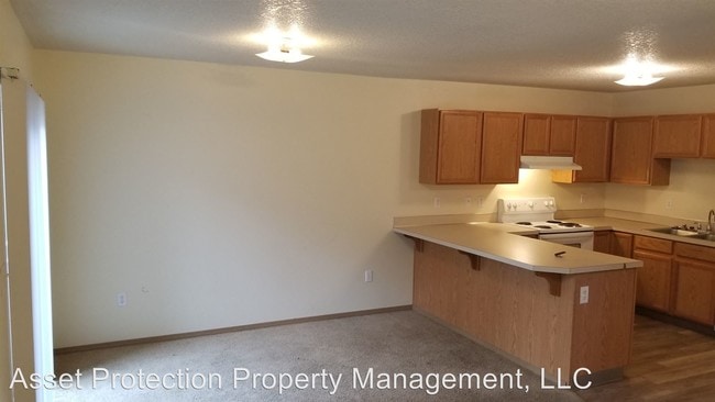 Building Photo - 18310 SE Abernethy Ln