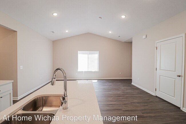Building Photo - 3 br, 2 bath House - 2338 E Cheyenne Ct