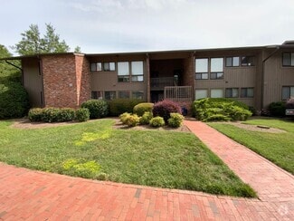 Building Photo - 1401 Oak Tree Dr