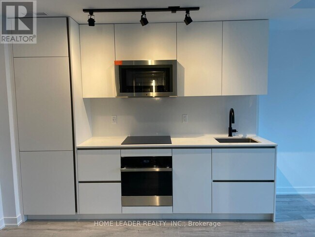 Photo du bâtiment - 327 King St W