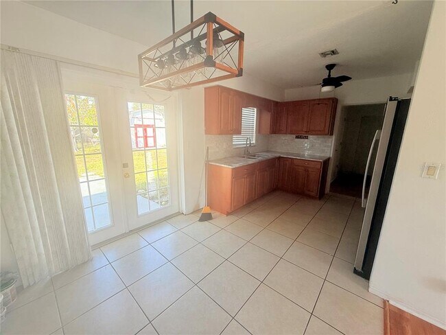 Foto del edificio - 751 72nd Ave N