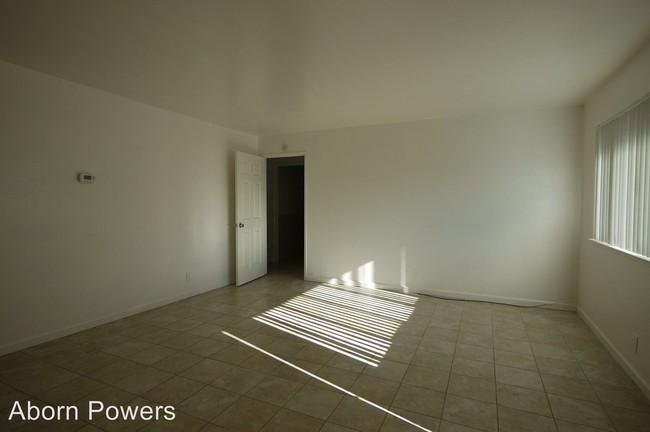 Building Photo - 4445-4453 Riverside Blvd