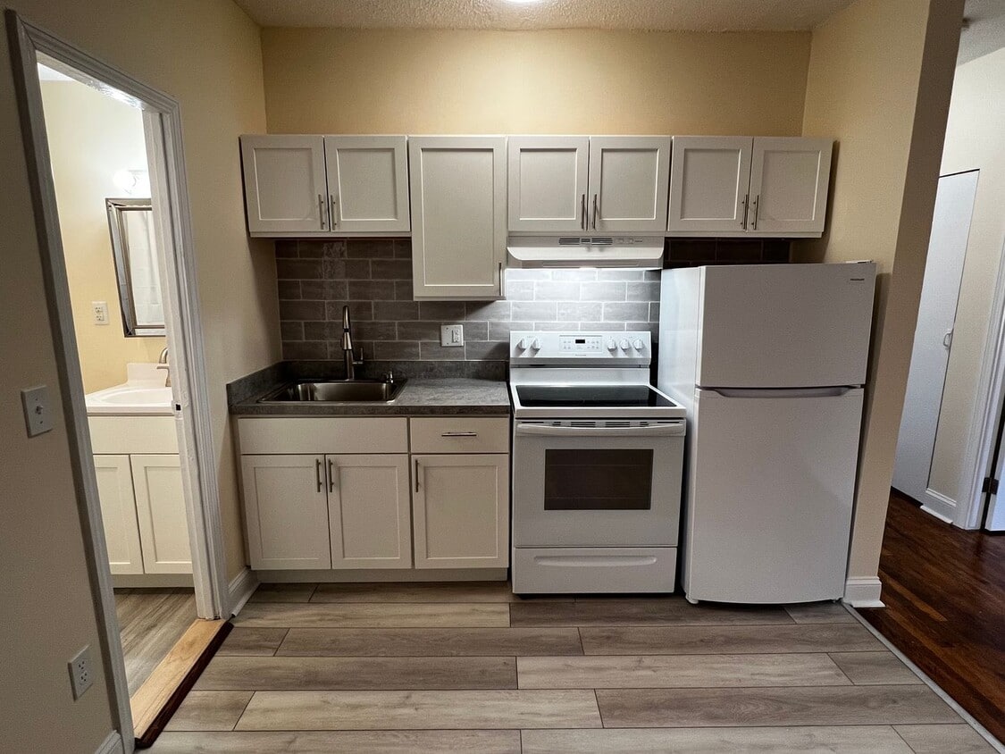 Mission Hill 2 Bed – No Broker Fee – Hot Water Included – 9/1 - Spacious 3 Bed / 2 Bath | In-Unit Laundry | Fort Hill | 9/1