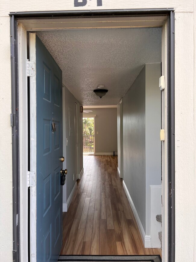 6325 Newtown Cir Unit Best View in Town, Tampa, FL 33615 Condo for