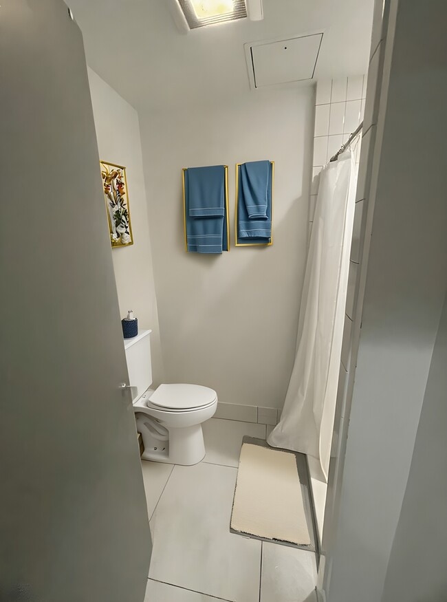 Building Photo - 144 Bowdoin St