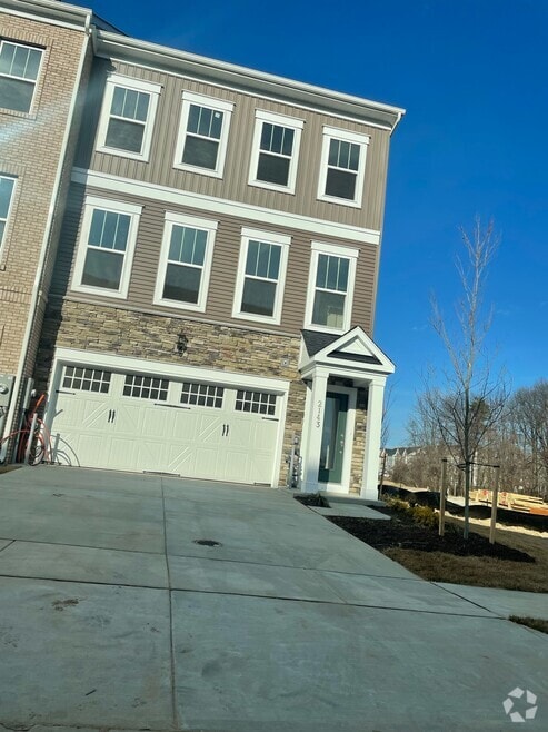 Building Photo - 2143 Otter Creek Cir