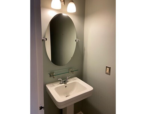 Foto del edificio - 32 Village Brook Ln