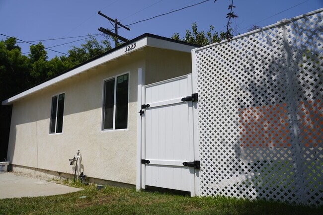 Foto del edificio - 3227 Castle Heights Ave