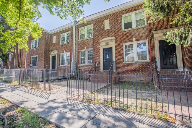 Foto del edificio - 1811 18th St SE