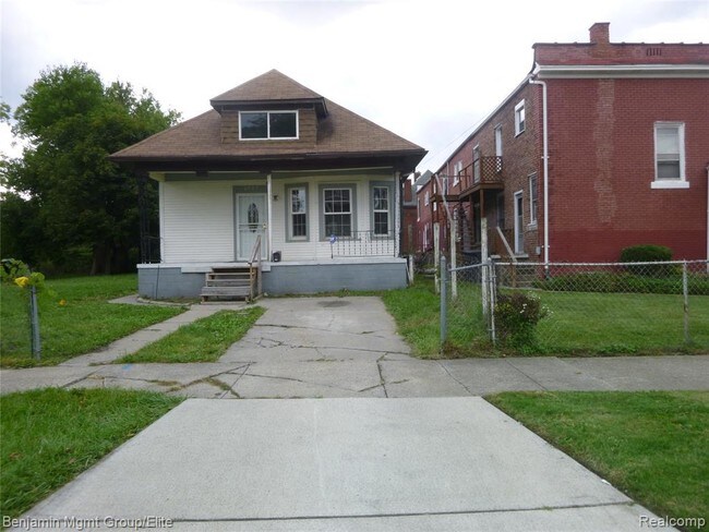 Building Photo - 5777 Vermont St
