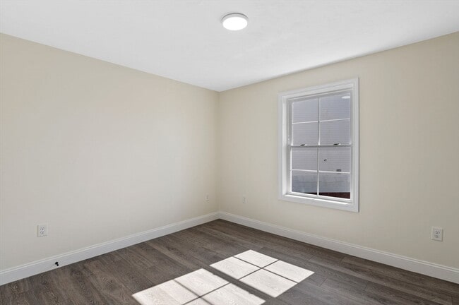 Building Photo - 472 Essex St
