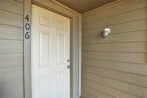 Building Photo - 10615 Briar Forest Dr