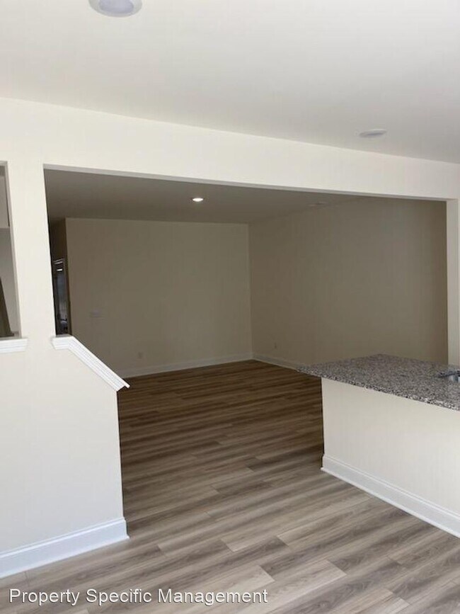 Foto del edificio - 3 br, 2.5 bath House - 749 Ridge Cliff Lane