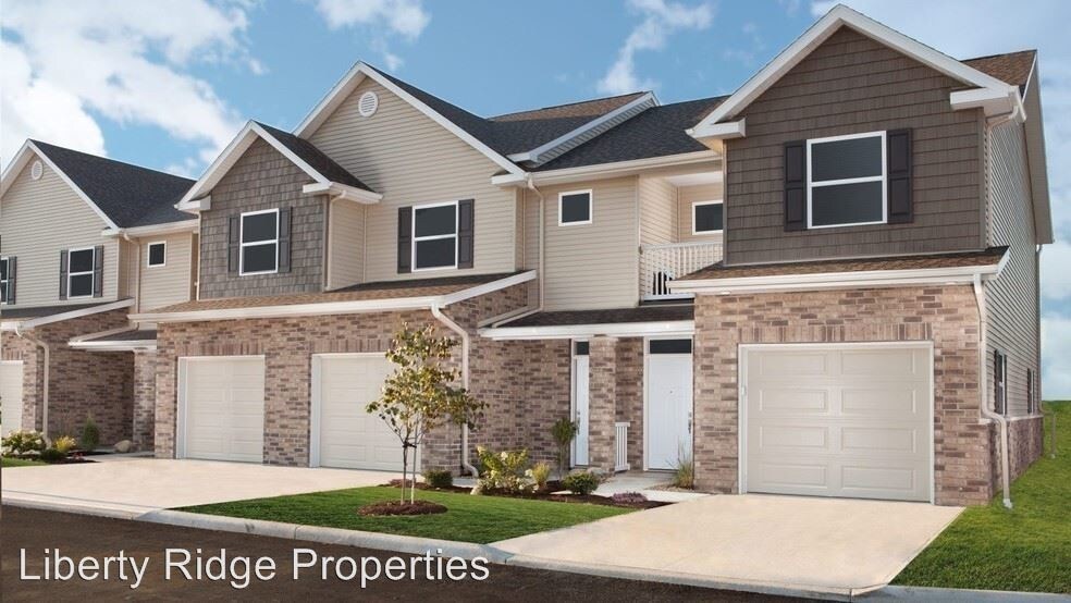 Foto principal - 207 Colonial Drive,
