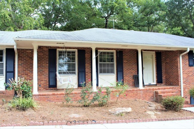 Building Photo - 1221 Woodbrook Dr