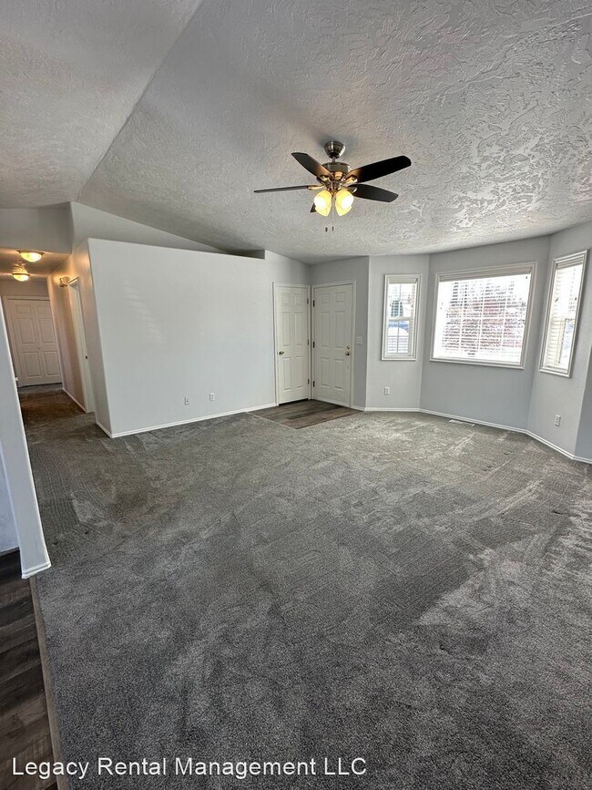 Building Photo - 3 br, 1 bath House - 723 Laleene Dr