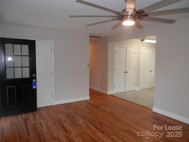 Foto del edificio - 1332 Edgewater Dr